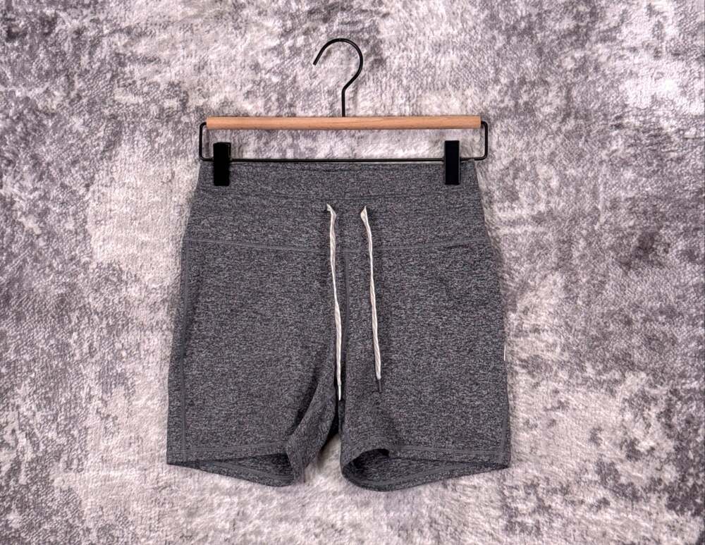 Vuori Halo Vintage Shorts XS Womens Heather Gray DreamKnit Legging Fit